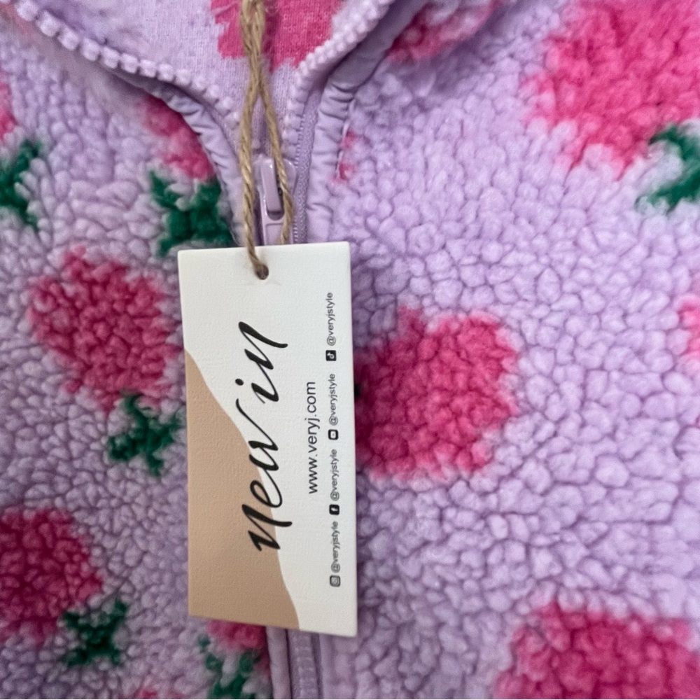 NWT New In Lilac Fleece Jacket with Pink Floral Pattern Oversized Size Small - Picture 4 of 12